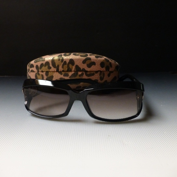 GUCCI SUNGLASSES MEDLRG FRAMES GRADIENT - Picture 1 of 4